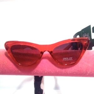 WILD FABLE BOLD RED CAT-EYE ADULT SUNGLASSES NWT